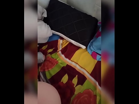 ❤️ השותפה שלי נשארת לבד בבית כי בעלה יוצא לחופשה ואני מנצלת את ההזדמנות לזיין אותה ולמלא לה את התחת בחלב ❌ פורנו רוסי אצלנו ❌